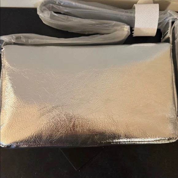 NWT NICOLE MILLER BAG - $60 RETAIL - NEW - Picture 3 of 3